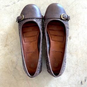 White Mountain women’s flats